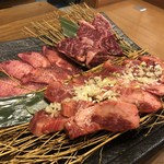 七輪さく - なんか色んな肉はです