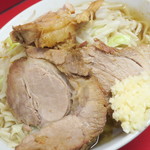 ラーメン二郎 - ラーメン小＋ニンニク