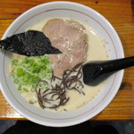 博多ラーメン 亀八 - 豚骨ラーメン