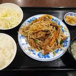 Houran tei - レバニラ炒め定食（800円）