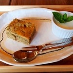 栄養ごはん ヤシの木食堂 - 米粉のジャスミンケーキ＆杏仁豆腐