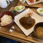 Anno - ハンバーグがふわふわっでおいしいです