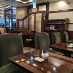 椿屋珈琲 - [内観] 店内 テーブル席 (喫煙) ④