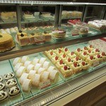 Izawaichigoen - イベント出店のショーケース様子。