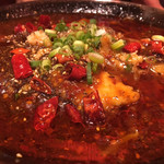芙蓉麻婆麺 十三店 - 白身魚の唐辛子煮込み