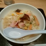 リンガーハット - 野菜たっぷり食べるスープ