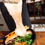 ワイン×チーズ料理専門店 チーズチーズカフェ - 