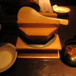 個室和食 紅炉庵 - 【食事】　和牛ワイン煮と十五雑穀釜飯　山芋とろろ添え（'13.01月より）