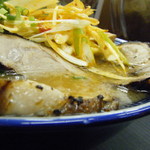 ホープ背脂らーめん　はやぶさ - チャーシューの雰囲気