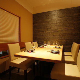 [All private rooms] We have a total of 9 private and semi-private rooms available.