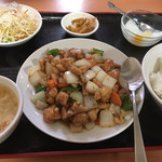 Rakuen - 鶏の黒コショウ炒め定食