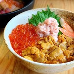 いなろ食堂 - ウニイクラ丼