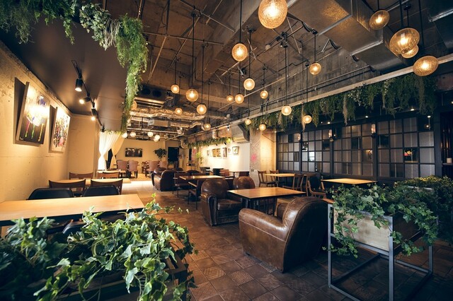 座席 Eplus Living Room Cafe Dining イープラス リビングルーム カフェ アンド ダイニング 渋谷 ダイニングバー 食べログ