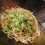 汁なし担担麺専門　キング軒 - 汁なし担々麺　3辛　630円、温玉　50円