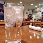 中華料理 福隆酒家 - 水からの店内