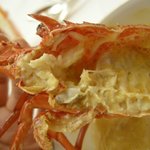 ラ・メール ザ クラシック - 「伊勢海老クリームスープ（殻入り）」殻の裏側。身を発見♪