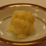 ラ・メール ザ クラシック - マッシュポテトのような。たぶんステーキについていたのだと。。