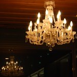 ラ・メール ザ クラシック - レストランを出たところのシャンデリア