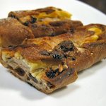 モヌッカ - モヌッカ　店名を冠したパン