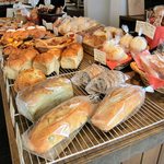 モヌッカ - パン陳列棚