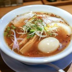 麺屋 喜八 - 料理写真:■醤油らぁめん〜琥珀 750円