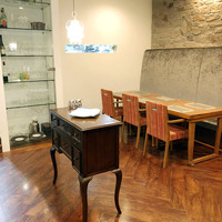 Restaurant Cinq - 店内の一角('19.4月初旬)