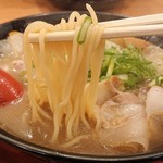 豚旨うま屋ラーメン - ストレート麺