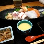 風土料理 かまくらや - 海鮮ちらし寿司膳（プチ茶碗蒸し、レンコンきんぴら、味噌汁付き）