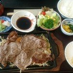 Maruhachi - 鉄板焼き定食です。