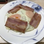 がばちょ - ベーコンエッグ（メニューにはありませんｗ）