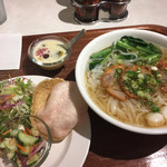 ディーディー - クウェイティオ（タイラーメン）セット900円