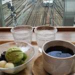 Ban i noue - あんみつとホットコーヒー 電車が入ってきました