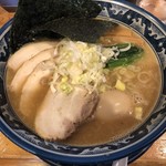 Ryuujim men - 特製豚骨醤油ラーメン 910円