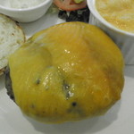 マティーニバーガー - チェダーチーズたっぷり