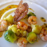 三浦産カリフラワーと芽キャベツのロースト、駿河産縞海老のソテー添え