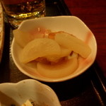 Robatayaki Hakkaku - 大根の煮物