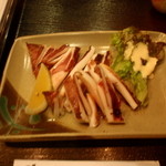 Robatayaki Hakkaku - イカ塩焼き