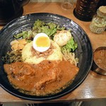 SPICY CURRY 魯珈 - ろかプレート、ライス大盛、るうろう煮玉子、プチカレー