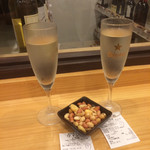 酒のデパートワイン館 - ミックスナッツで