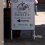 MAISON DU VIN - SEILLY - 入口の看板
