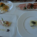 サーラ アマービレ - 寒鰤のカルパッチョ　３種のハムとスキアッチャータ　鰻とキャビアとジャガイモのフィルム　白海老とカラスミの冷たいカッペリーニ