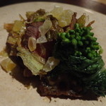 六雁 - 常陸牛ザブトンの炭火焼　揚げ蕗の薹と林檎