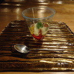 六雁 - 季節のフルーツ　白ワインゼリーがけ