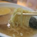 ななふく - 塩ラーメン啜る