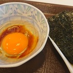 すき家 - 生玉子と味付海苔、日本の朝食の最強ブラザーズ