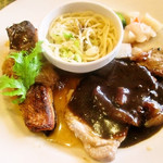 みすたーらいおん - サーモンソテーとポークのロベールソース