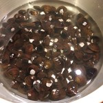 天塩港市場 銀恵水産 - 砂出し