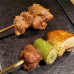 かしわ屋 こばやし - オスとメスの食べ比べセット、650円