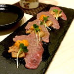 日本酒×串焼き 亜炉麻 - ＊赤毛和牛とフォアグラカルパッチョウニのせ（¥380）※数量限定