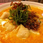 地球の中華そば - 担々そば(海老ワンタンを追加トッピング)